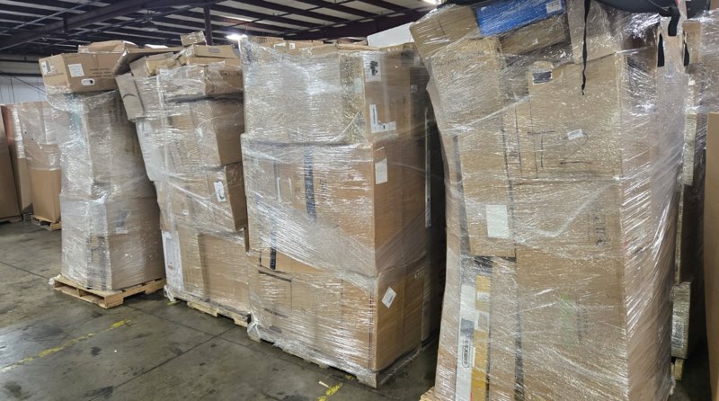MEDIUMS Pallet
