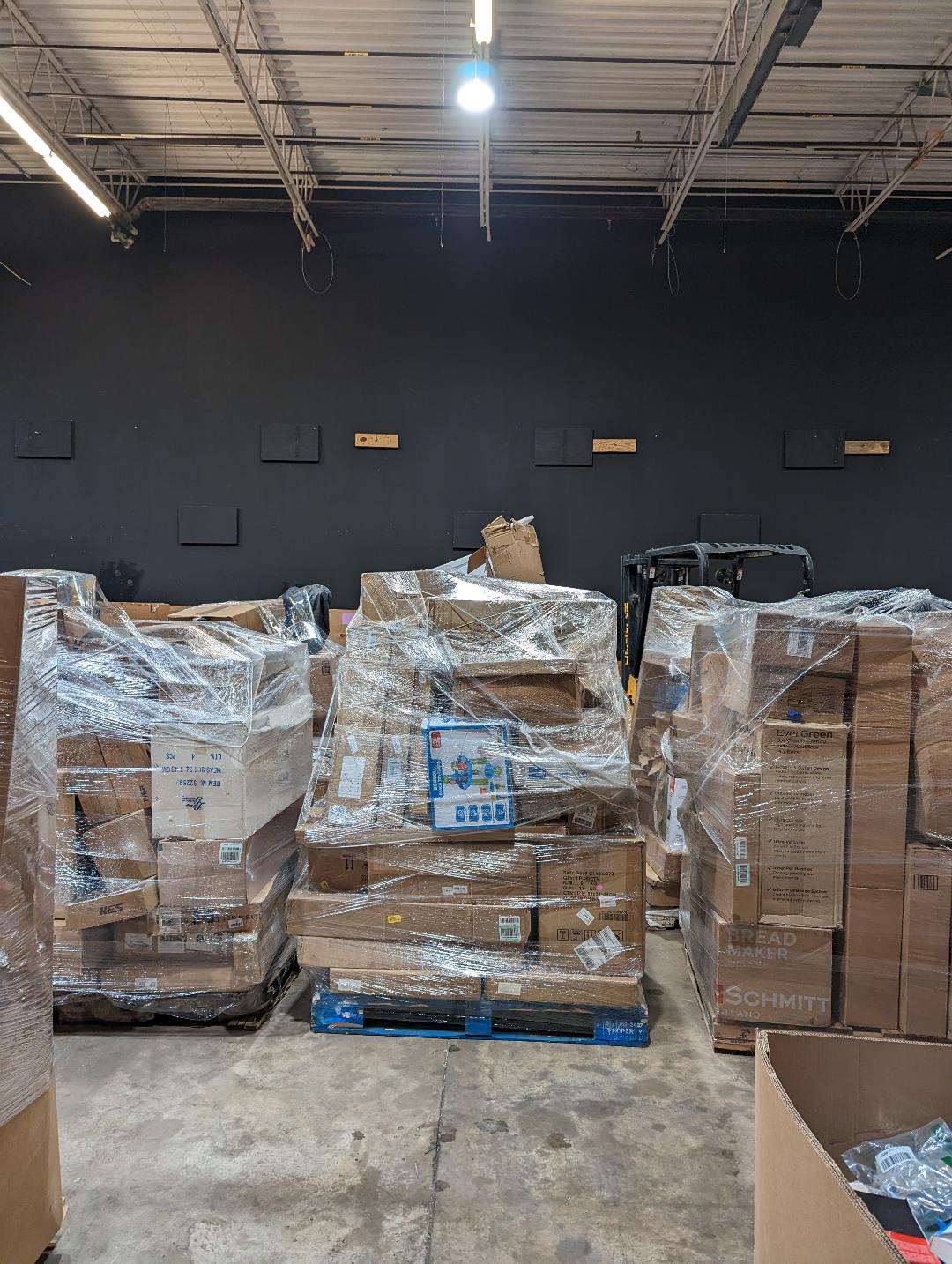 MEDIUMS Pallet
