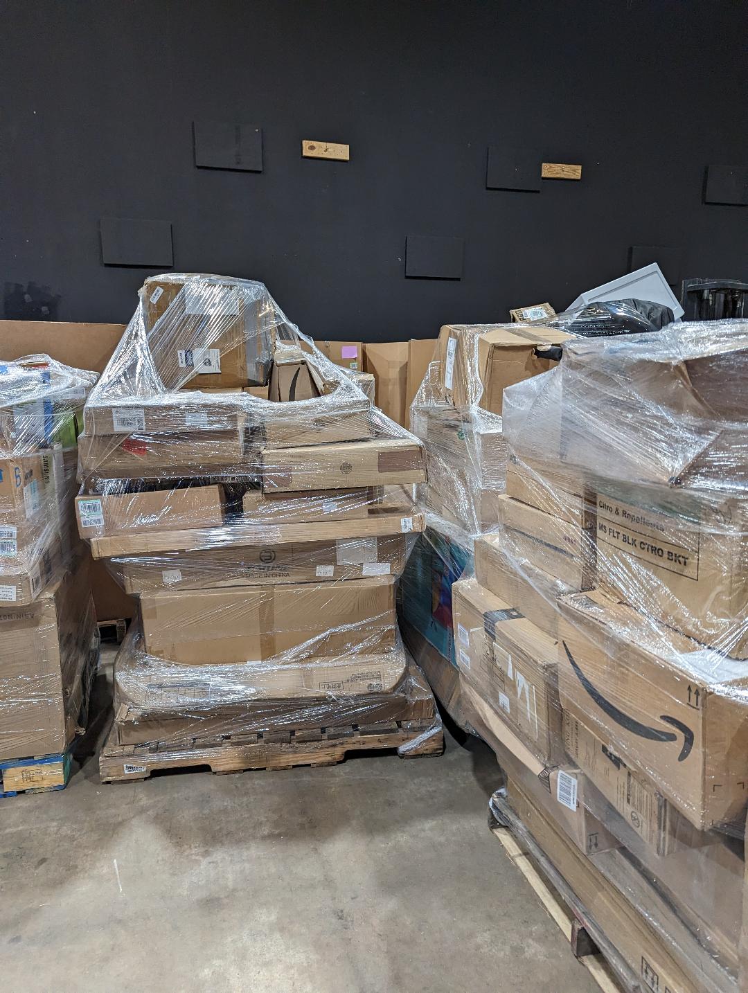 MEDIUMS Pallet